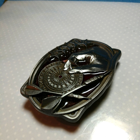Dart Player Belt Buckle 1990 Pewter with Red Enamel Made In USA Numbere… - Picture 7 of 11